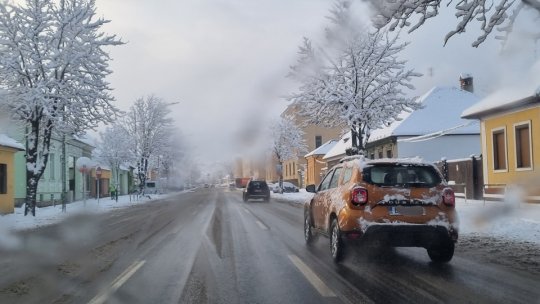 Atenție! Se circulă în condiții de iarnă