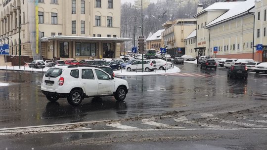 53 de utilaje de deszăpezire au acționat, de la ora 4.00, în municipiul Brașov