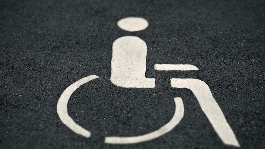 Cardul de parcare pentru persoane cu dizabilități, eliberat pe loc