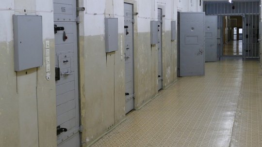 Brașoveanul care și-a înjunghiat soția, luni, a contestat decizia de arest preventiv