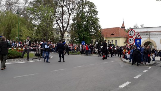 Restricții de circulație în centru, duminică, pentru Parada Junilor