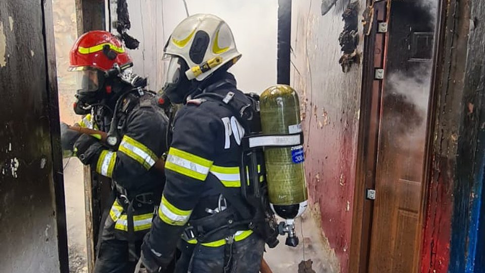 Incendiu la Ghimbav. Ard mai multe locuințe sociale