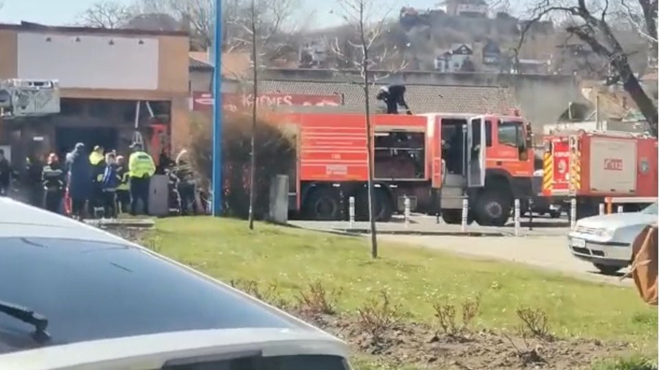 Incendiu la acoperișul unui restaurant din municipiu