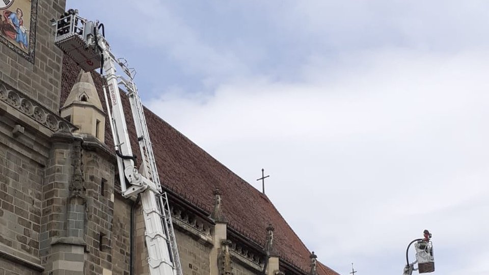 Exercițiu de incendiu la Biserica Neagră, joi după amiaza