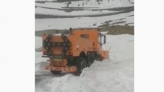 Se curăță Transfăgărășanul