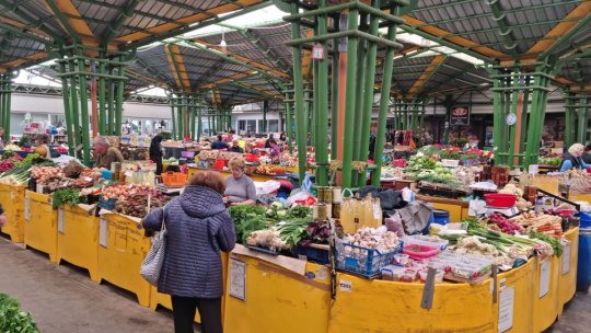Brașovenii preferă să cumpere fructe și legume din piață, nu de la supermarket
