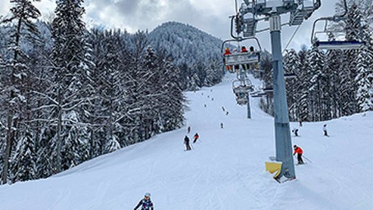 A fost lansată licitația pentru iluminatul pârtiilor Lupului inferior și Drumul Albastru