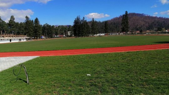 Bază sportivă modernă, la Zărnești, la finalul anului