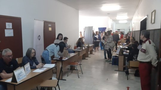 Peste 400 de brașoveni, selectați în vederea angajării, astăzi, la Bursa locurilor de muncă. 22 au fost angajați pe loc