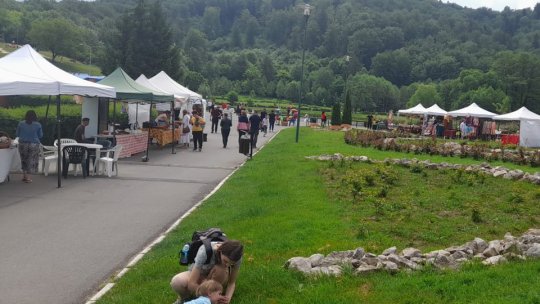 Târgul de Cireșar, la Lacul Noua