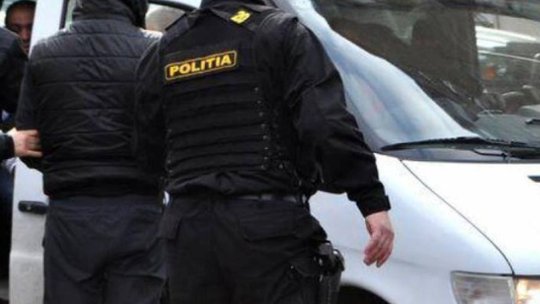 Polițiștii vor putea reține o persoană doar opt ore pentru verificări