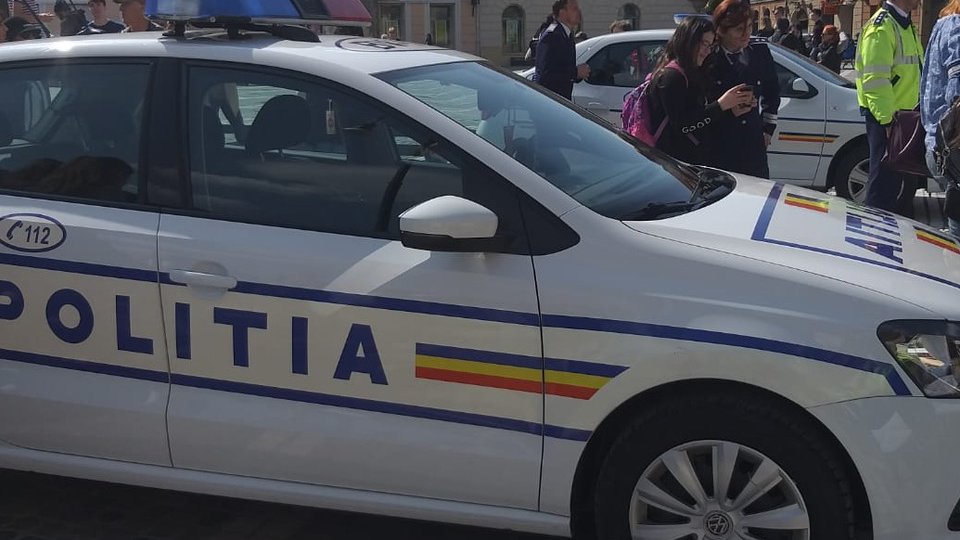 Sute de oameni ai legii la datorie, zilele acestea, în județul Brașov