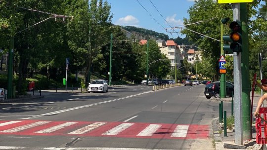 Două noi semafoare la trecerile de pietoni, de luni: la Școala 25 și pe Kogălniceanu, intersecție cu Griviței