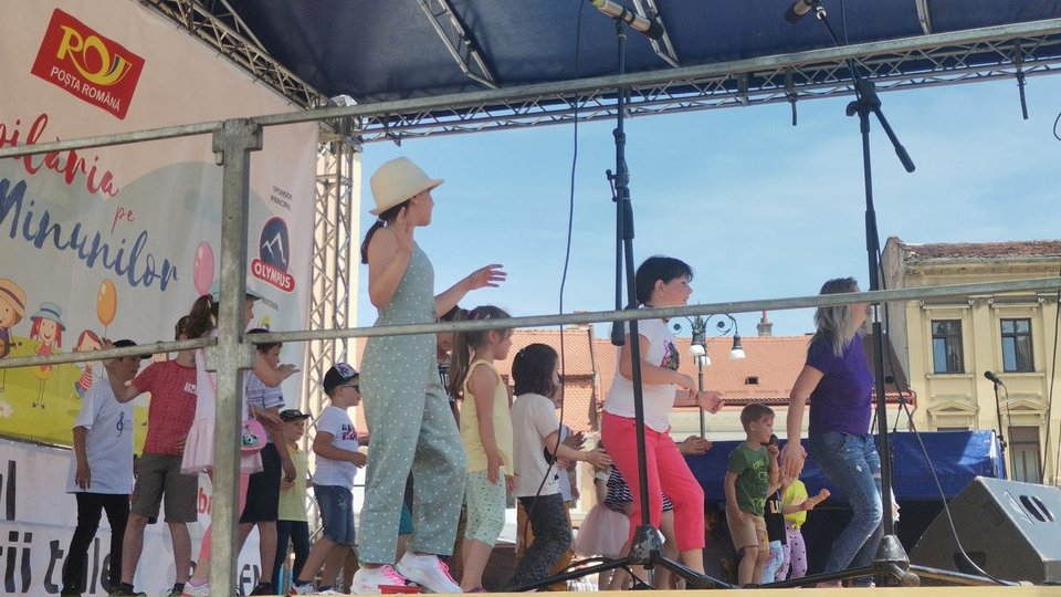 Brașovul a devenit, ieri, un adevărat tărâm al copilăriei