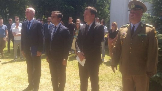 Tineri din toată lumea participă, la Brașov, la cursuri de diplomație