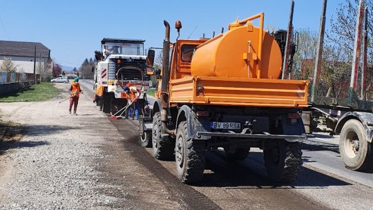 Mai puțin bani pentru aeroport, mai mulți pentru drumurile județene, din creditul bancar de 200 de milioane de lei