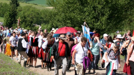 Zeci de mii de credincioşi sunt aşteptaţi la pelerinajul de la Şumuleu Ciuc, de sărbătoarea de Rusalii a credincioşilor catolici