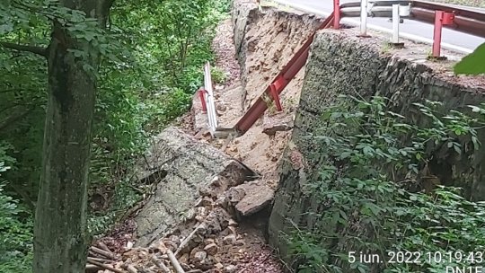 Lucrări în regim de urgență pe drumul de Poiană
