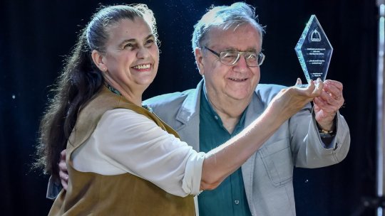 Soprana Felicia Filip și maestrul Cristian Mihăilescu, fostul director al Operei Brașov, premiați pentru întreaga carieră