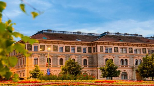 Două candidate de 10, admise la Universitatea Transilvania