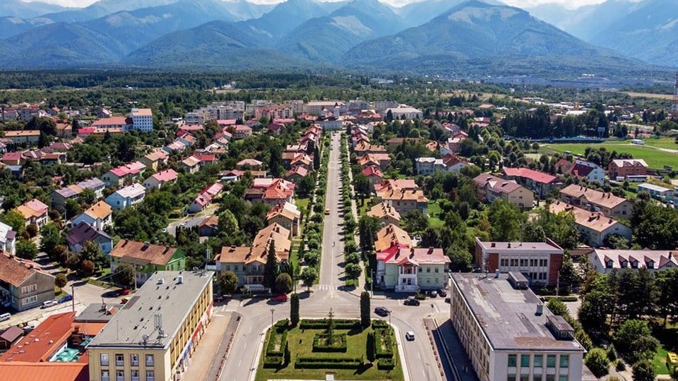 A început reabilitarea stadionului din Victoria