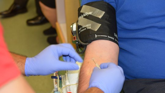 Nevoie urgentă de sânge pentru părinții unui copil de 8 ani