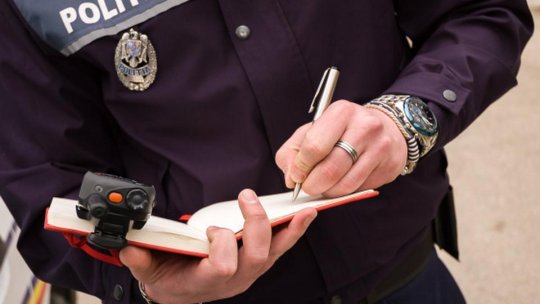 Un polițist a refuzat mita de la un șofer prins drogat la volan