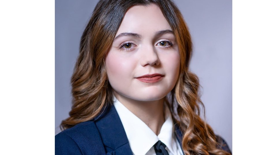 Noela Maria Szeker, singura absolventă de liceu din Brașov admisă la Cambridge