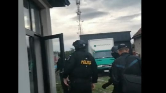 30 de zile de arest preventiv pentru 12 persoane reținute ieri pentru înșelăciune cu consecințe deosebit de grave