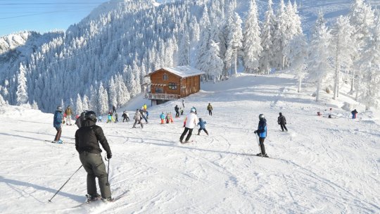 Încă un pas în proiectul de realizare a nocturnei pe pârtiile Drumul Roșu și Subteleferic. Municipalitatea a semnat studiul de fezabilitate