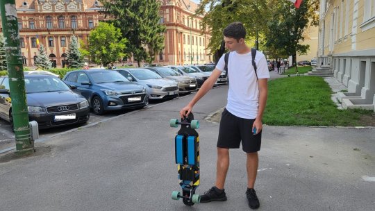 Un elev din Brașov și-a conceput propriul skateboard electric