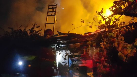 Trei incendii, în trei ore