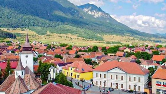 Mirosuri dezagreabile în Zărnești din cauza fabricii de hârtie