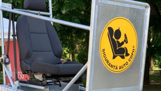 Poliţia Română a lansat o campanie de verificare şi informare privind utilizarea sistemelor de transport copii