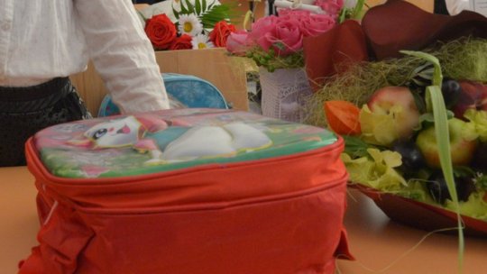 Primul ghiozdan și pentru cei din școală privată, pentru că au mai rămas bani și să nu se simtă "discriminați"