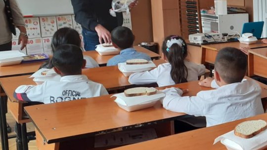 Câte o masă caldă pentru aproape 190 de elevi din Râșnov