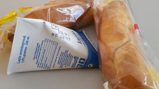 Corn, lapte și fructe pentru toți copiii din unitățile de învățământ ale județului Brașov