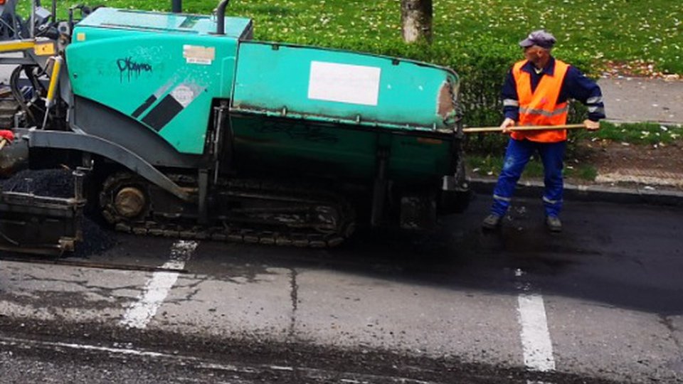 Mai multe străzi din Tractorul vor intra în asfaltări