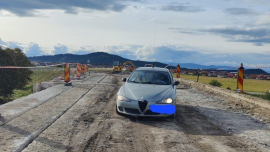 "Cursă cu obstacole" pe pasajul de pe DN10, spre Prejmer