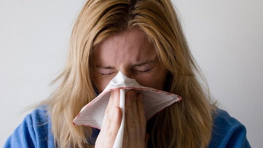 Medicii subliniază că vaccinarea rămâne extrem de importantă pentru a reduce riscul unei duble infectări cu virusul gripal şi cu Sars-CoV-2