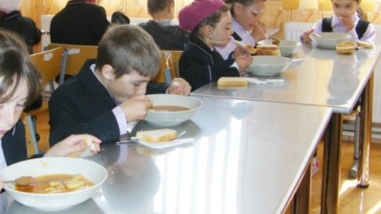 Studiul pentru "masa caldă", pe cheltuiala AMB-ului. Aleșii locali au trecut proiectul cu amendament