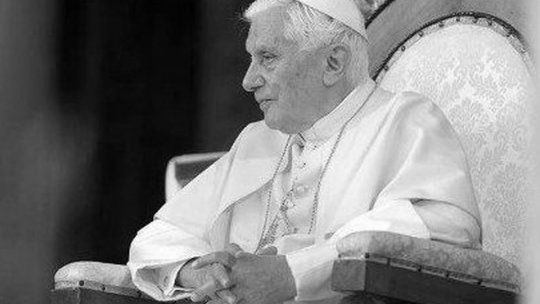 Fostul papă Benedict al XVI-lea a murit, anunţă Vaticanul