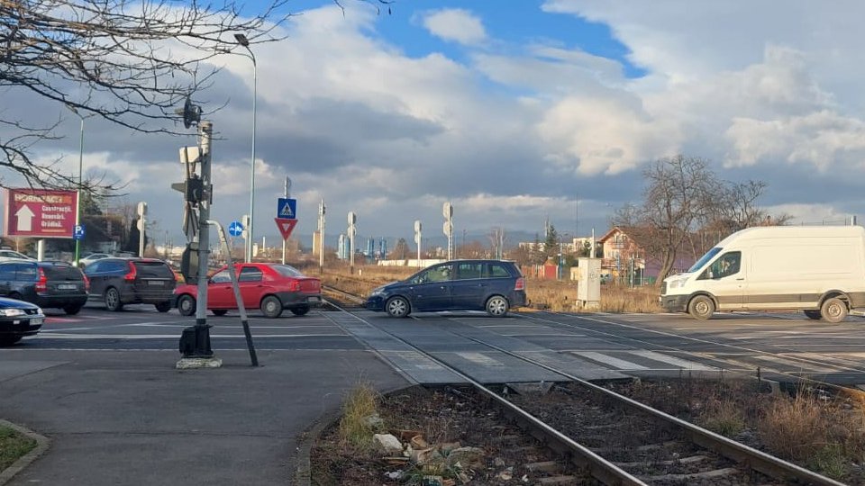 Pasaj auto suprateran de traversare a căii ferate din Bartolomeu