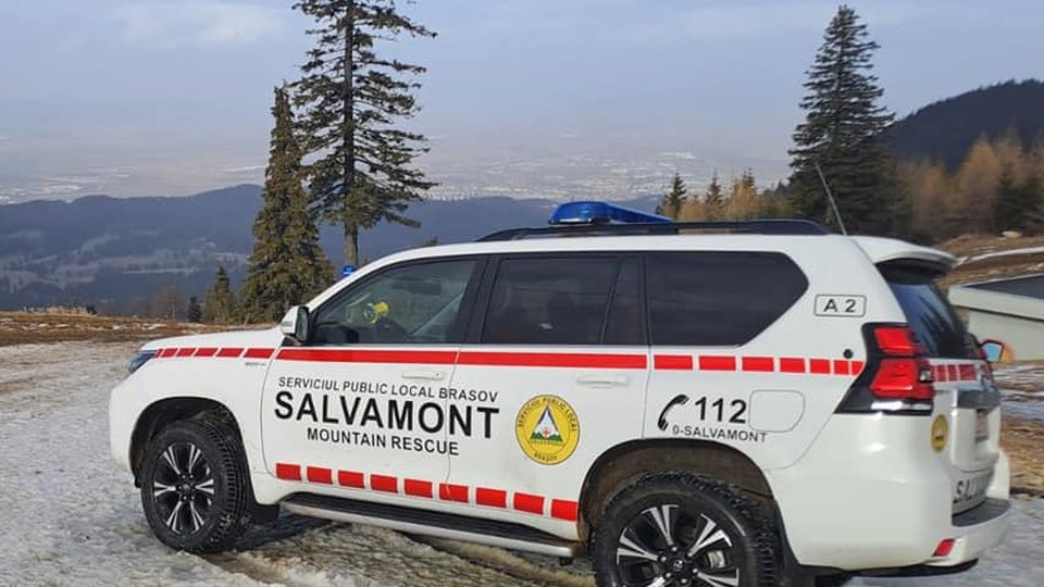 O mașină de teren nouă, transformată în ambulanță, pentru Salvamont Poiana Brașov