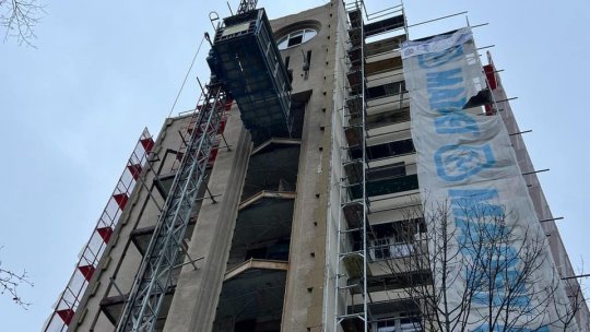 Lifturi exterioare la Maternitatea Brașov