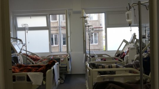 Sute de pacienți se îndreaptă zilnic către unitățile de urgențe medicale din cauza virozelor respiratorii