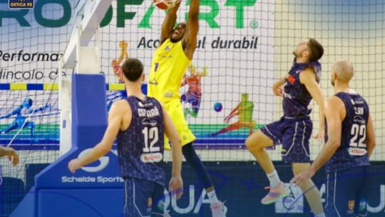 BASCHET: Corona pierde, în prelungiri, cu Voluntari