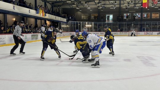 Corona Brașov a început cu o înfrângere, dar a continuat cu o victorie în grupa C din Cupa Continentală