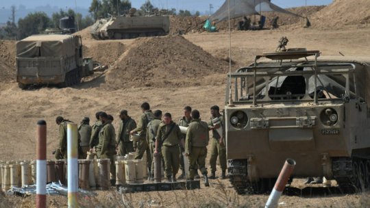 Trupele israeliene continuă să se adune lângă Gaza