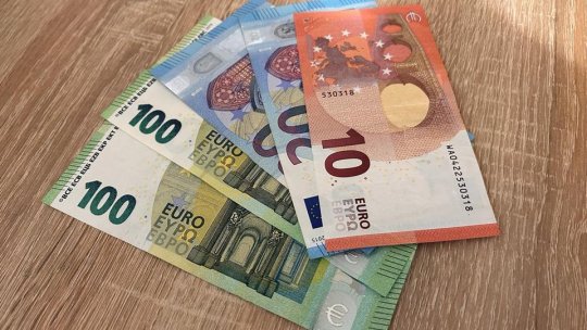 Control judiciar pentru profesorul acuzat de luare de mită